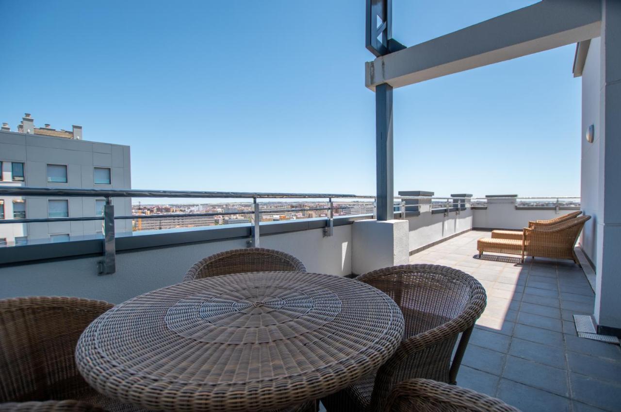 Center 4* Seville