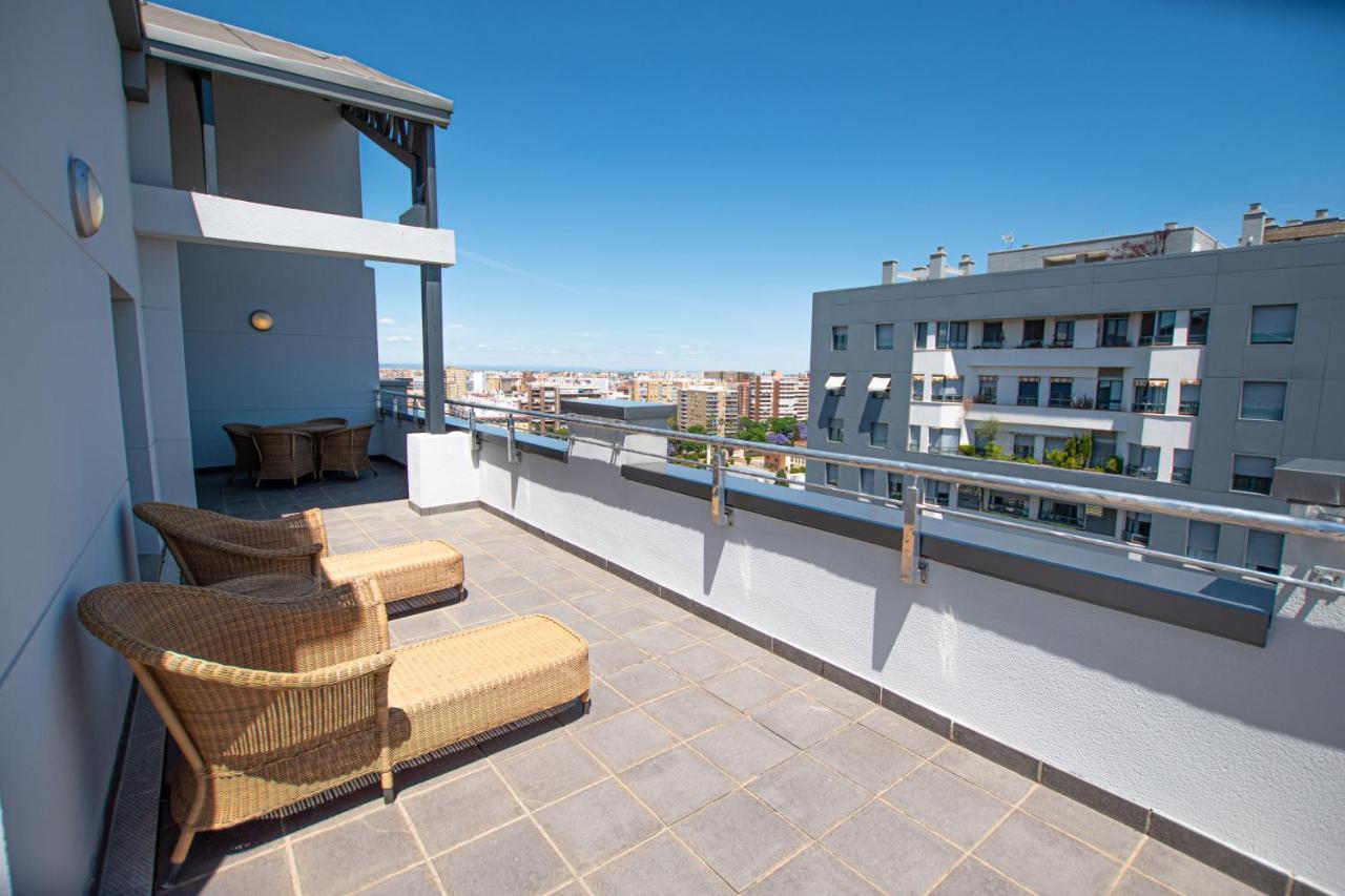 Center 4* Seville