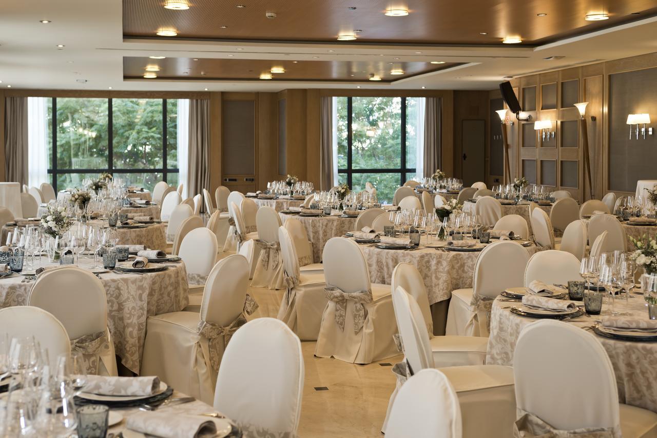 Center 4* Seville