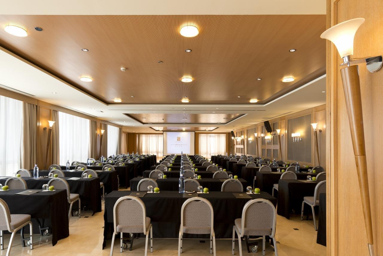 Center 4* Seville